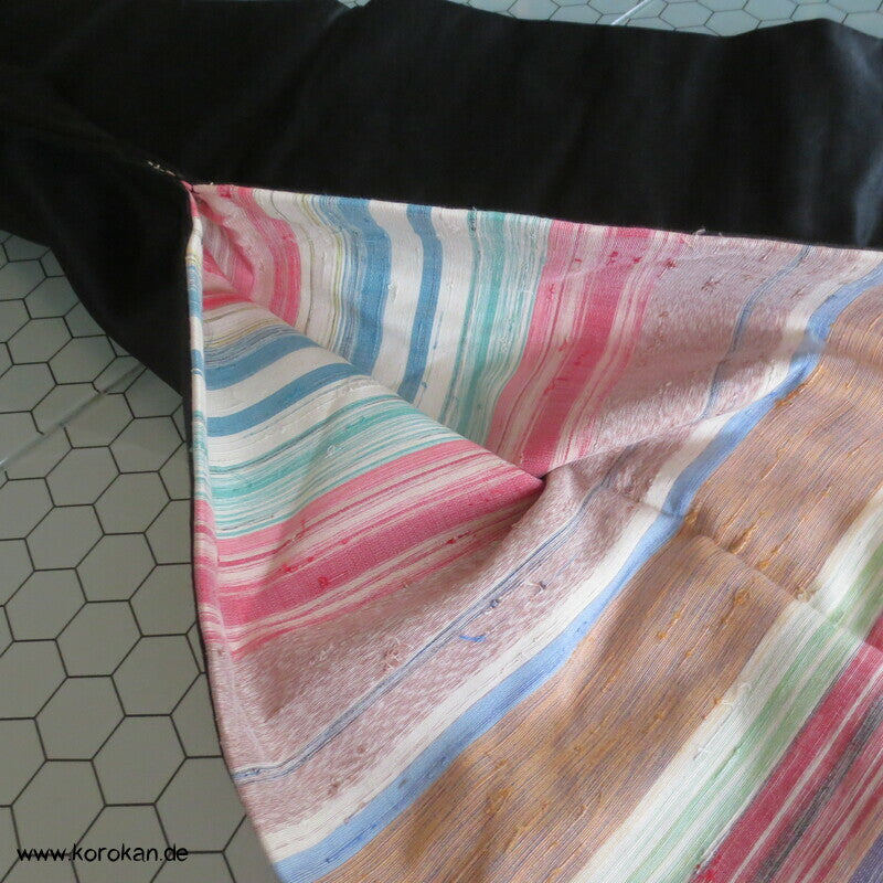 homemade Nagoya Obi, schwarzer Satin, buntes Futter