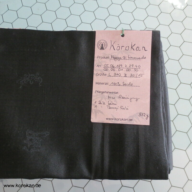 homemade Nagoya Obi, schwarzer Satin, buntes Futter