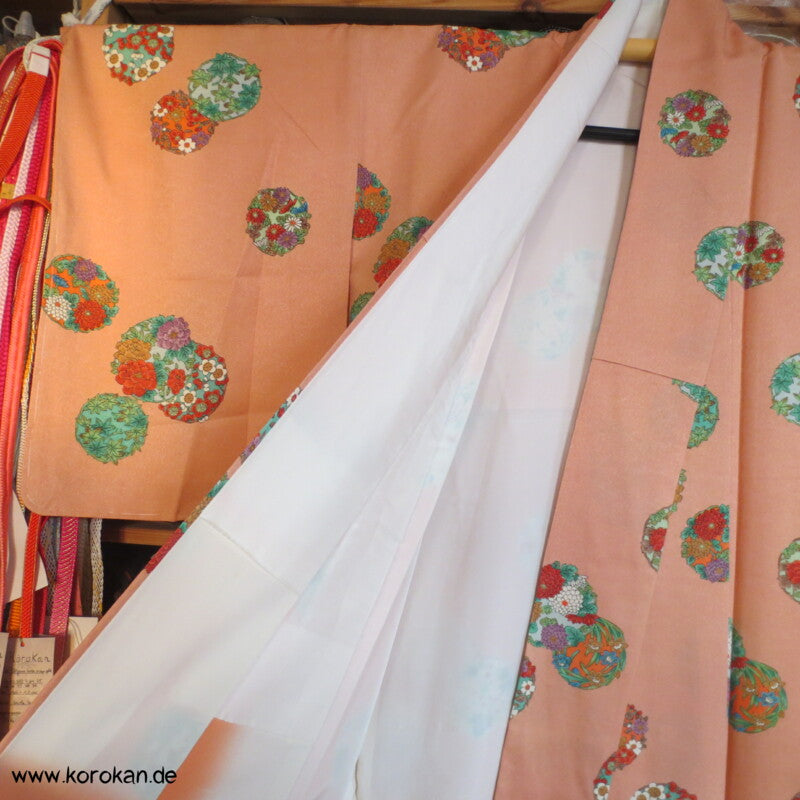 azalee mit bunten Blumenrondellen Komon Kimono