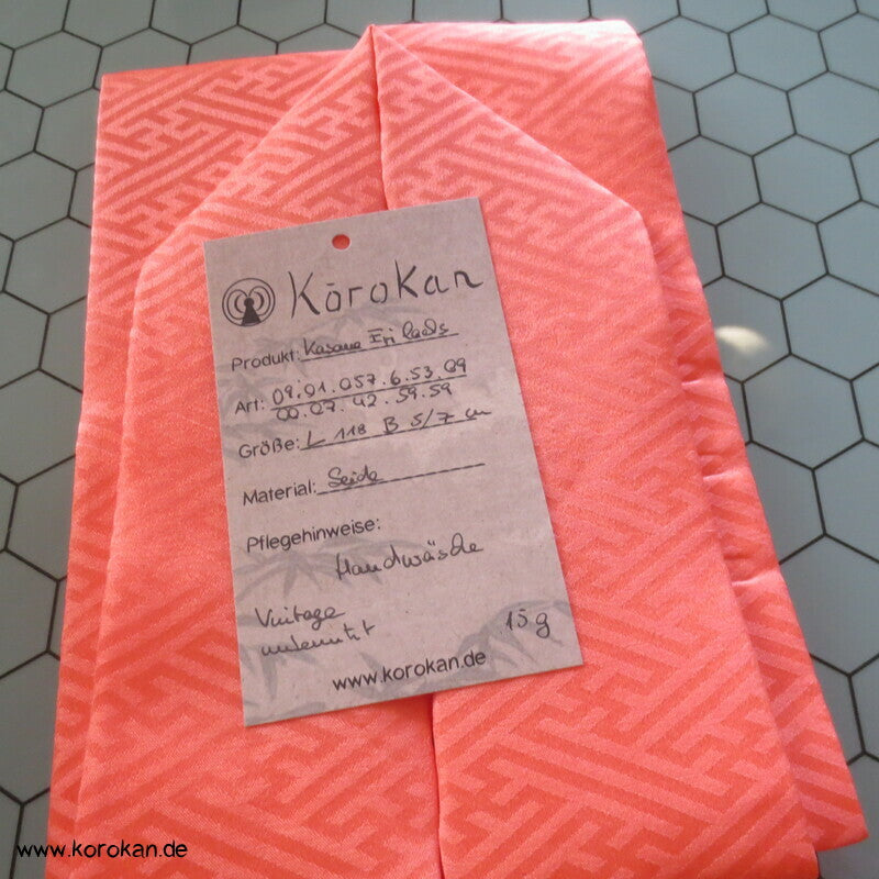 Kasane Eri Kimono Kragen gepolstert, Sayagata Damast Seide