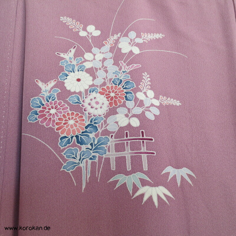 Tsukesage Kimono lilamauve Seidencrepe Gartenlandschaft