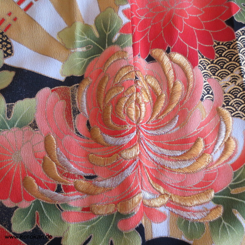 Tomesode Chrysanthemen auf Fächern Seiden Kimono Karieba
