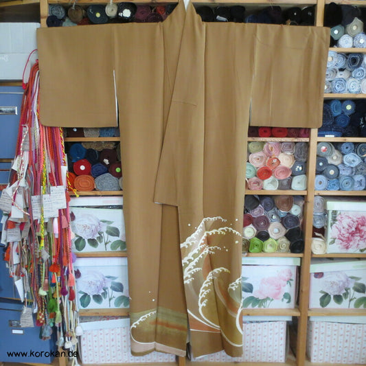 wilde Wellenkämme Iro Tomesode Kimono Seidencrepe
