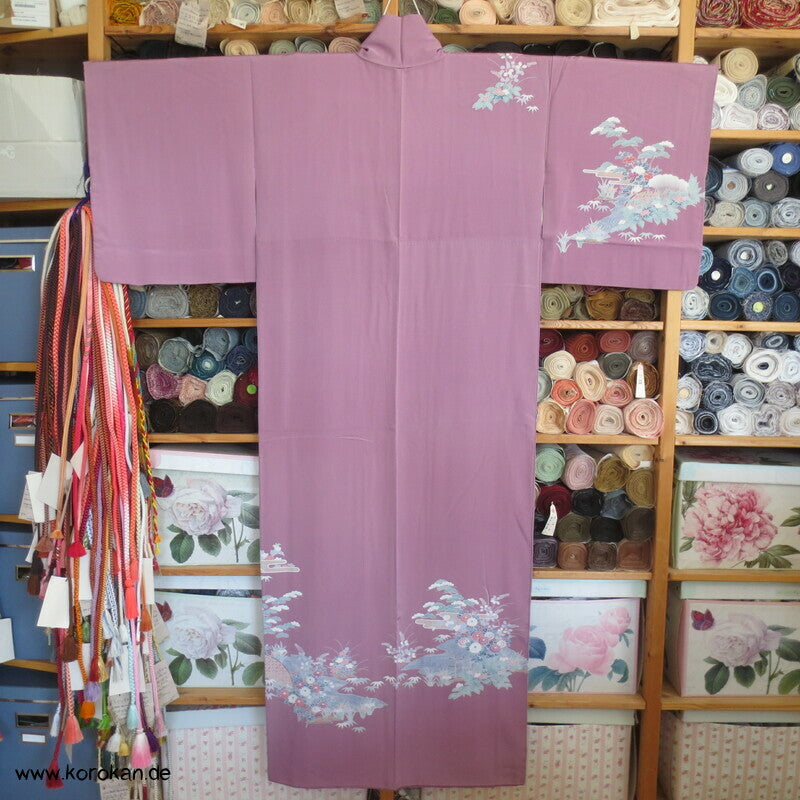 Tsukesage Kimono lilamauve Seidencrepe Gartenlandschaft
