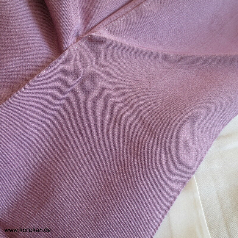Tsukesage Kimono lilamauve Seidencrepe Gartenlandschaft