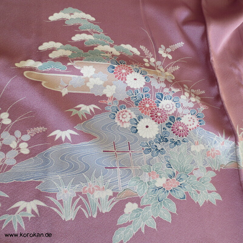 Tsukesage Kimono lilamauve Seidencrepe Gartenlandschaft