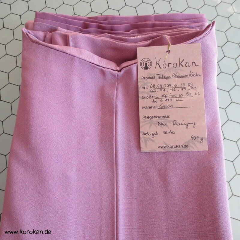 Tsukesage Kimono lilamauve Seidencrepe Gartenlandschaft