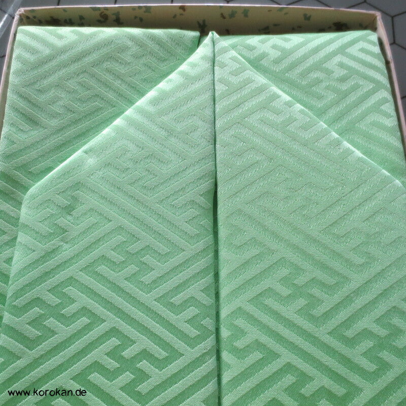 Kasane Eri Kimono Kragen gepolstert, Sayagata Damast Seide, in Box