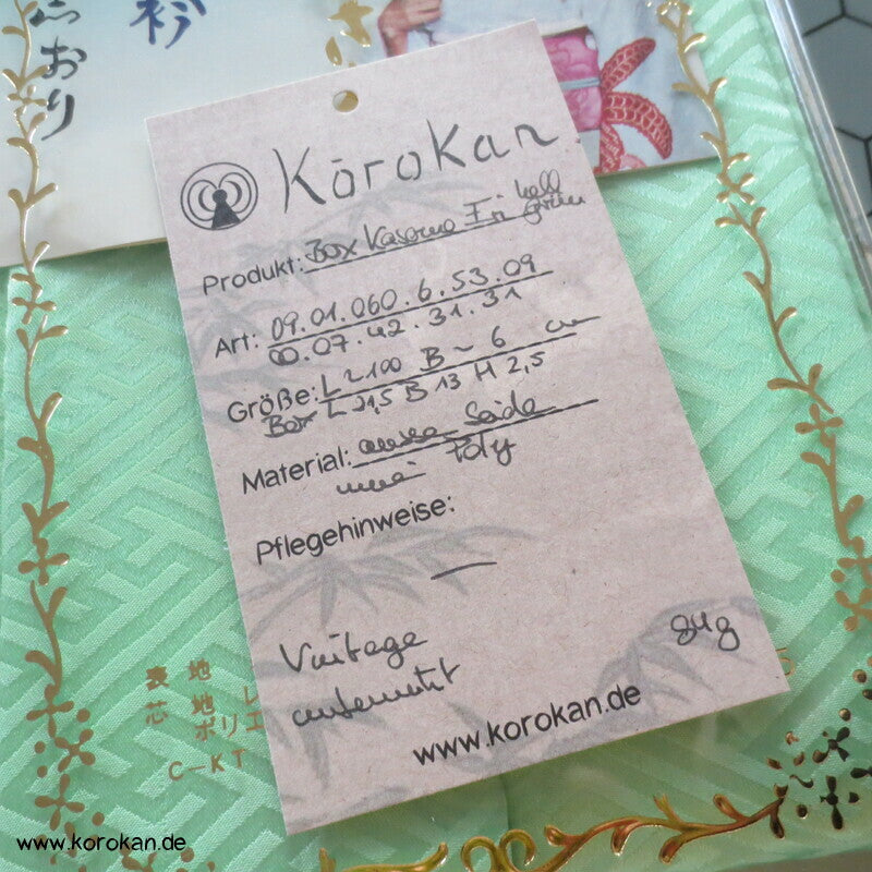 Kasane Eri Kimono Kragen gepolstert, Sayagata Damast Seide, in Box