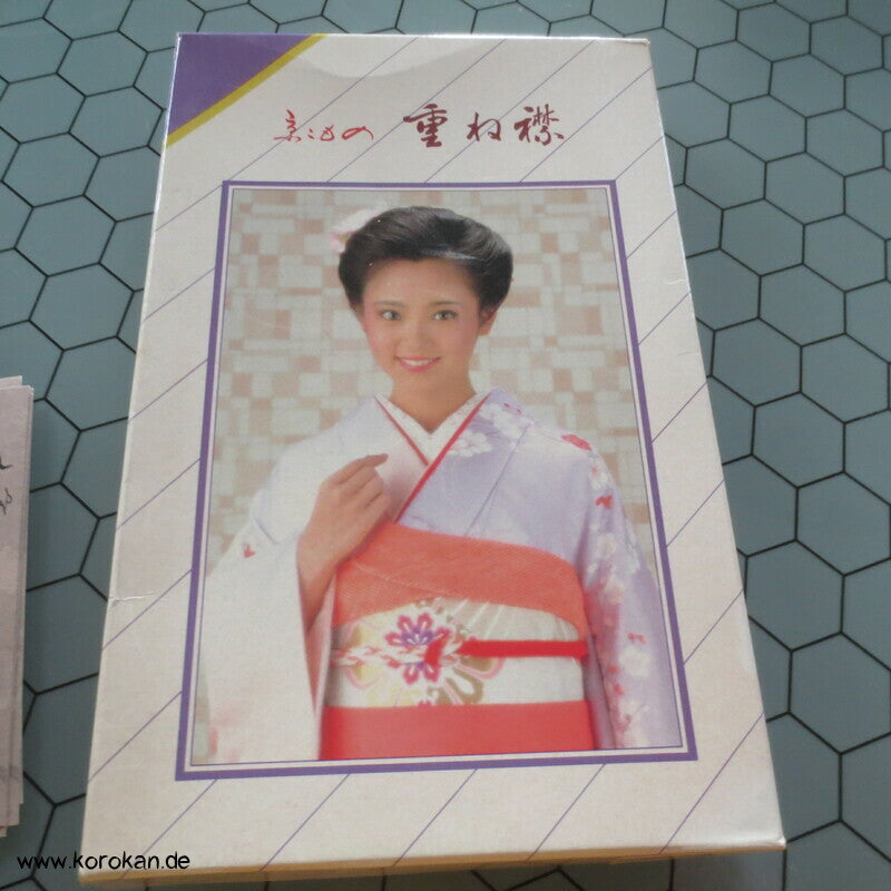 Kasane Eri Kimono Kragen gepolstert, Sayagata Damast Seide, in Box