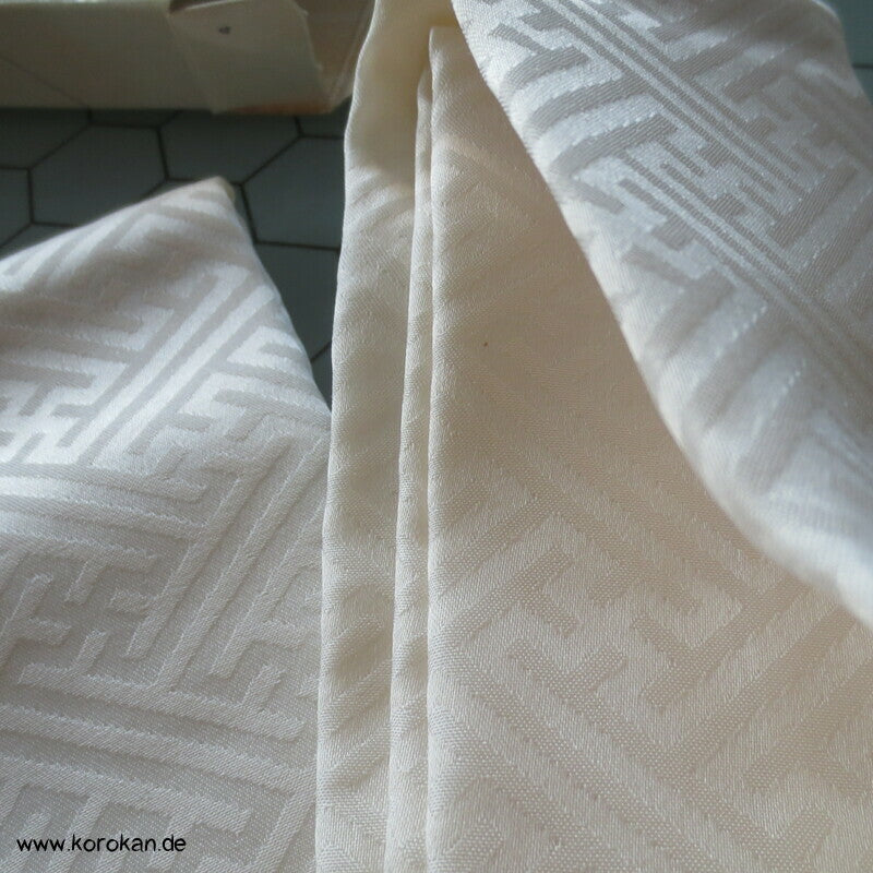Kasane Eri Kimono Kragen gepolstert, Sayagata Damast Seide, in Box