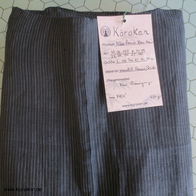 feinst gestreifter Ramie / Seide / Hanf Hitoe ungefütterter Kimono