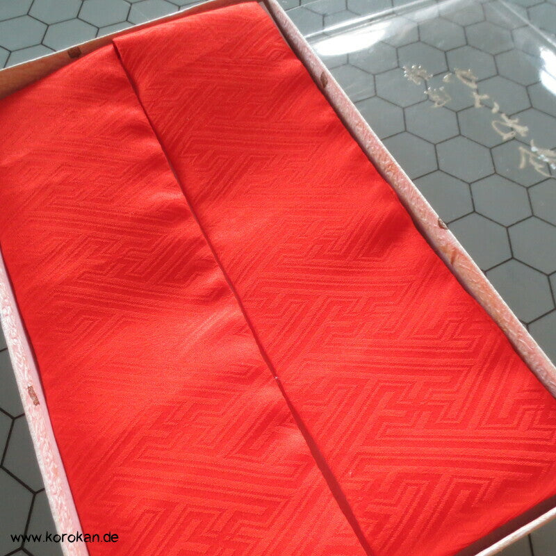 Kasane Eri Kimono Kragen gepolstert, Sayagata Damast Seide, in Box