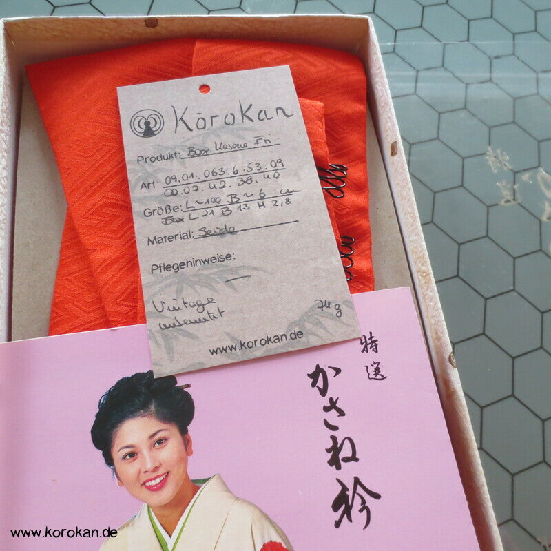 Kasane Eri Kimono Kragen gepolstert, Sayagata Damast Seide, in Box