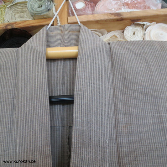 heller Hanfstreifen Hitoe ungefütterter Kimono