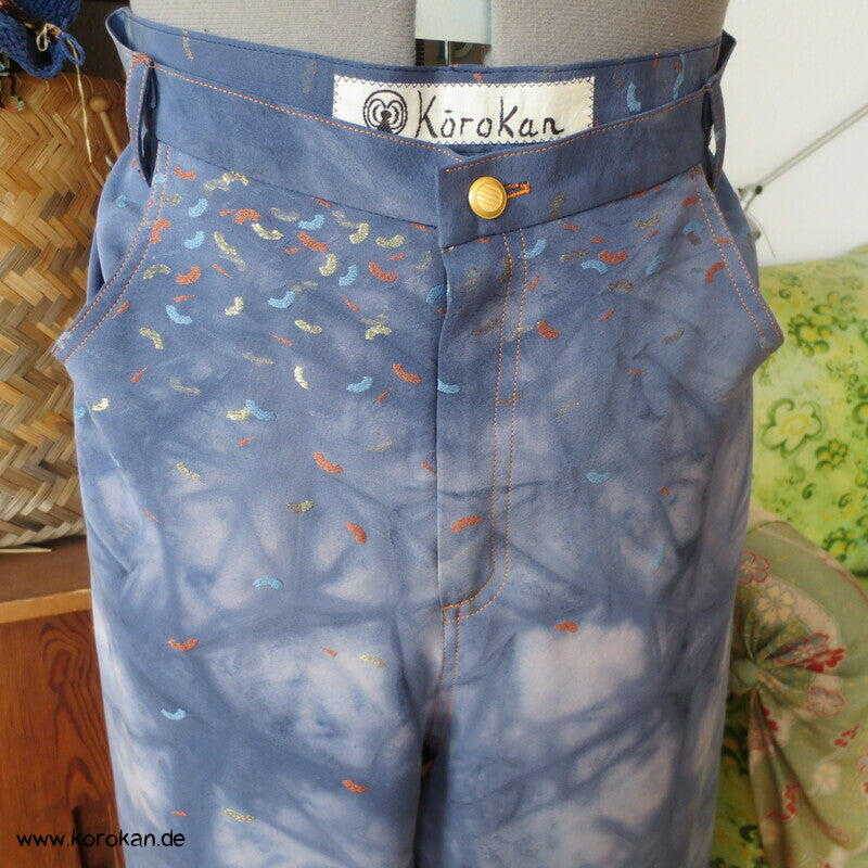 Jeans aus Kimono Seide mit eingewebten Fächern, gebatikt, Gr. 38