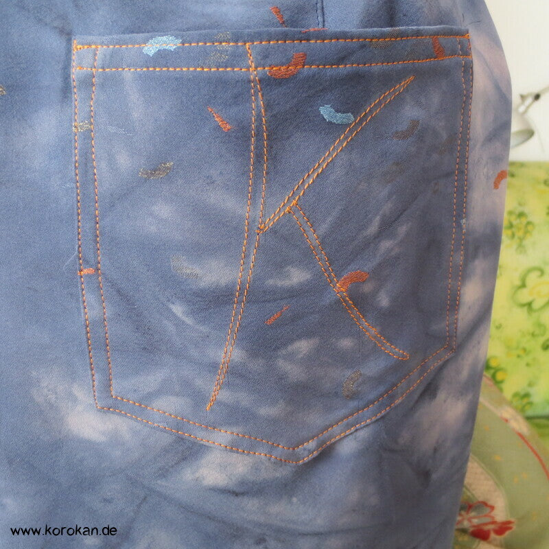 Jeans aus Kimono Seide mit eingewebten Fächern, gebatikt, Gr. 38