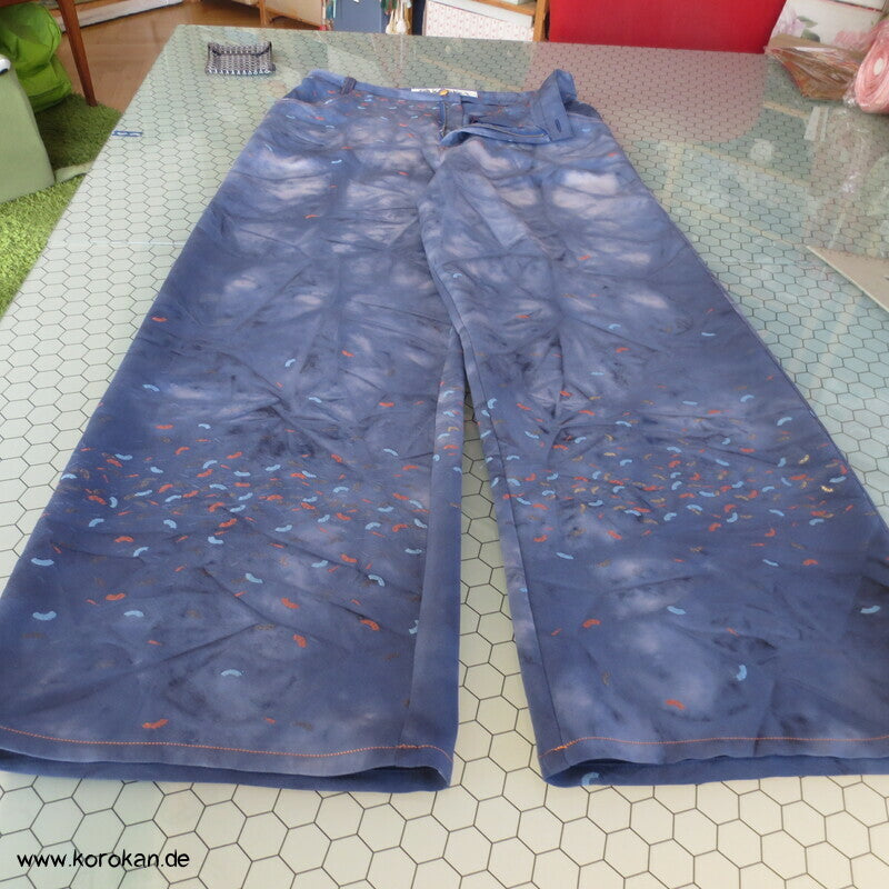 Jeans aus Kimono Seide mit eingewebten Fächern, gebatikt, Gr. 38
