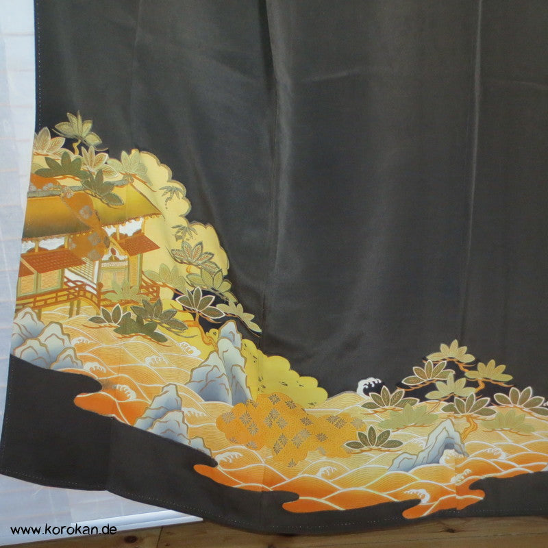 Haus mit Garten - Stickerei Tomesode Seiden Kimono