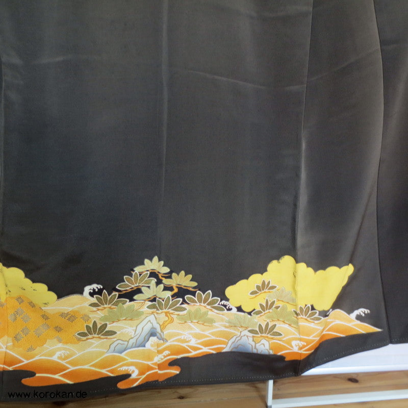 Haus mit Garten - Stickerei Tomesode Seiden Kimono