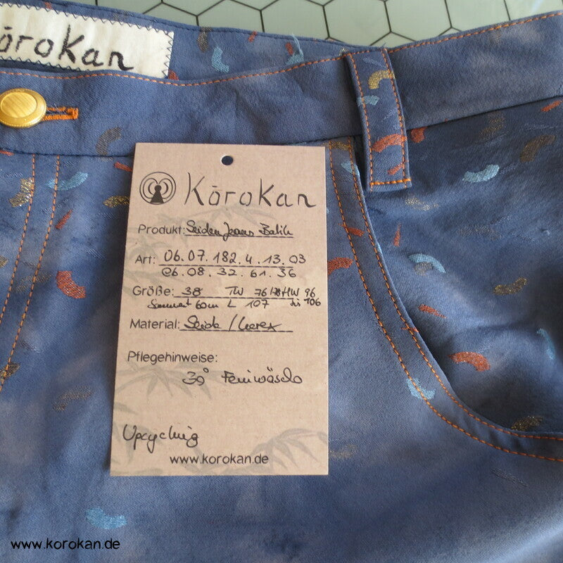 Jeans aus Kimono Seide mit eingewebten Fächern, gebatikt, Gr. 38