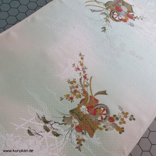 Blumenkarren mit Golddruck Kimono Seide