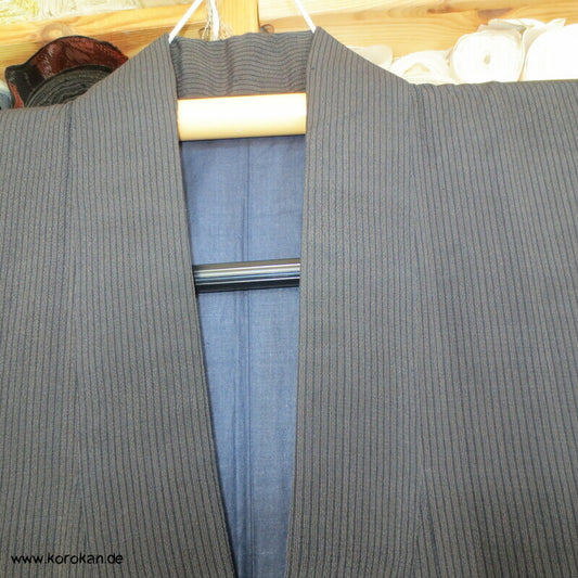 Männer Kimono anthrazit grau fein gestreifte Seide