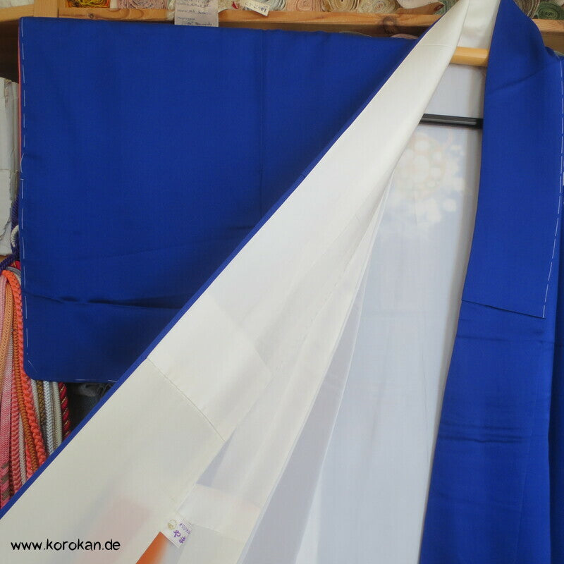 Tsukesage Kimono Seide kobaltblau mit Handtrommeln, teilbestickt