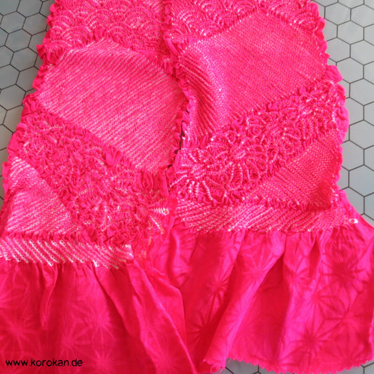Shibori, Segaiha und Kiku pinker Seiden Obiage