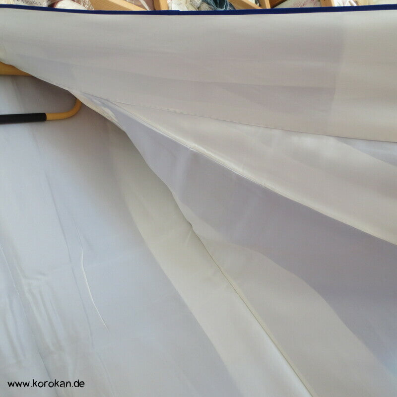 Tsukesage Kimono Seide kobaltblau mit Handtrommeln, teilbestickt