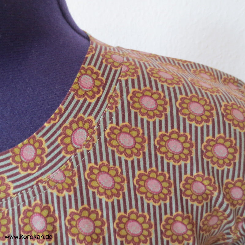 Blumen in Streifen Baumwolljersey kurzarm T Shirt