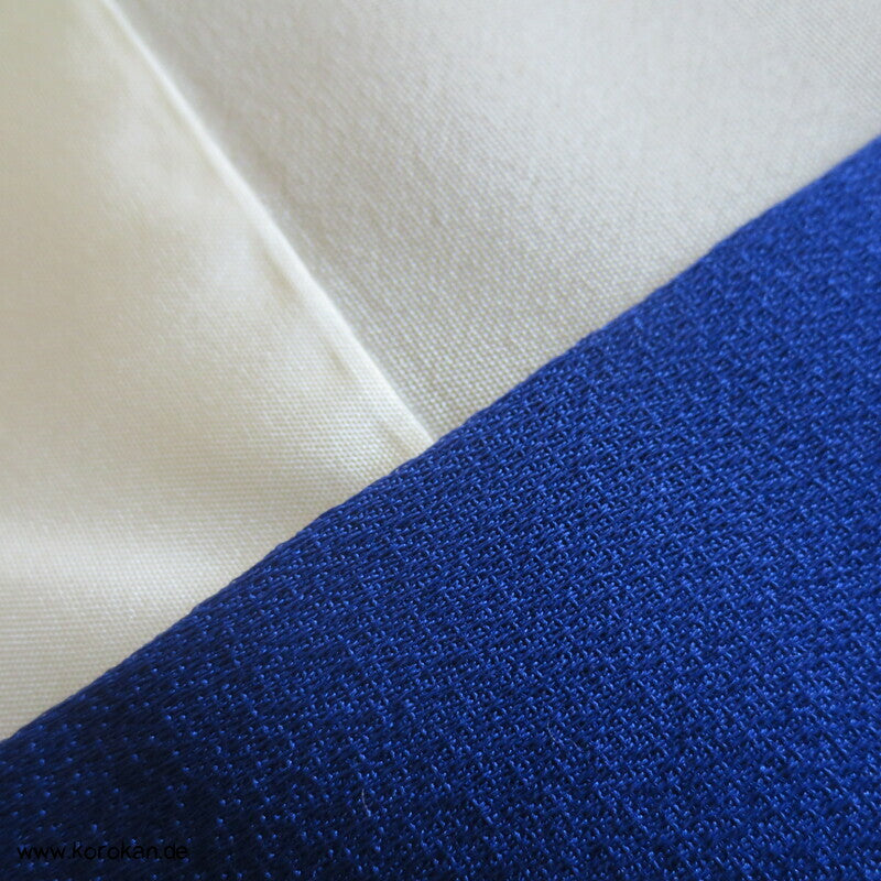 Tsukesage Kimono Seide kobaltblau mit Handtrommeln, teilbestickt