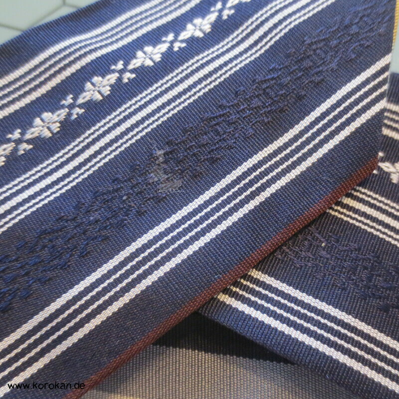 Datejime Seiden Kimono Gürtel Hakata Blau, Rückseite gestreift