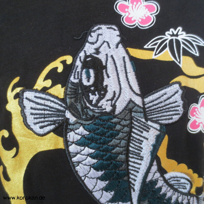 T Shirt mit Rückenmotiv Koi und vorderem Stickerei Koi