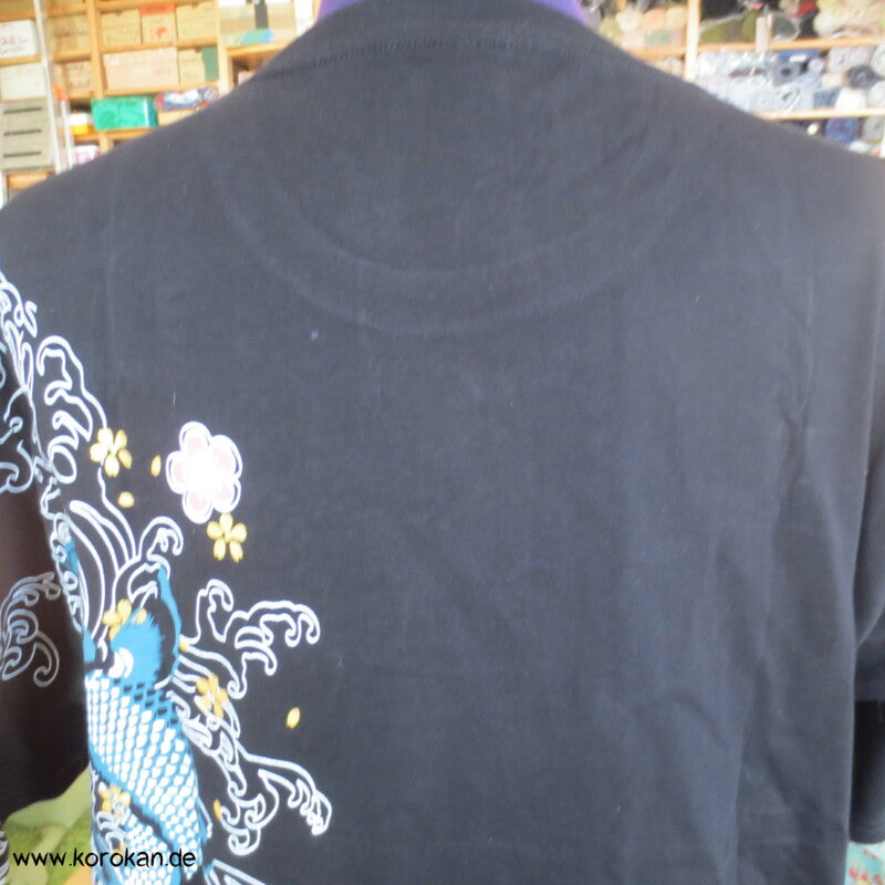 T Shirt mit Rückenmotiv Koi und vorderem Stickerei Koi