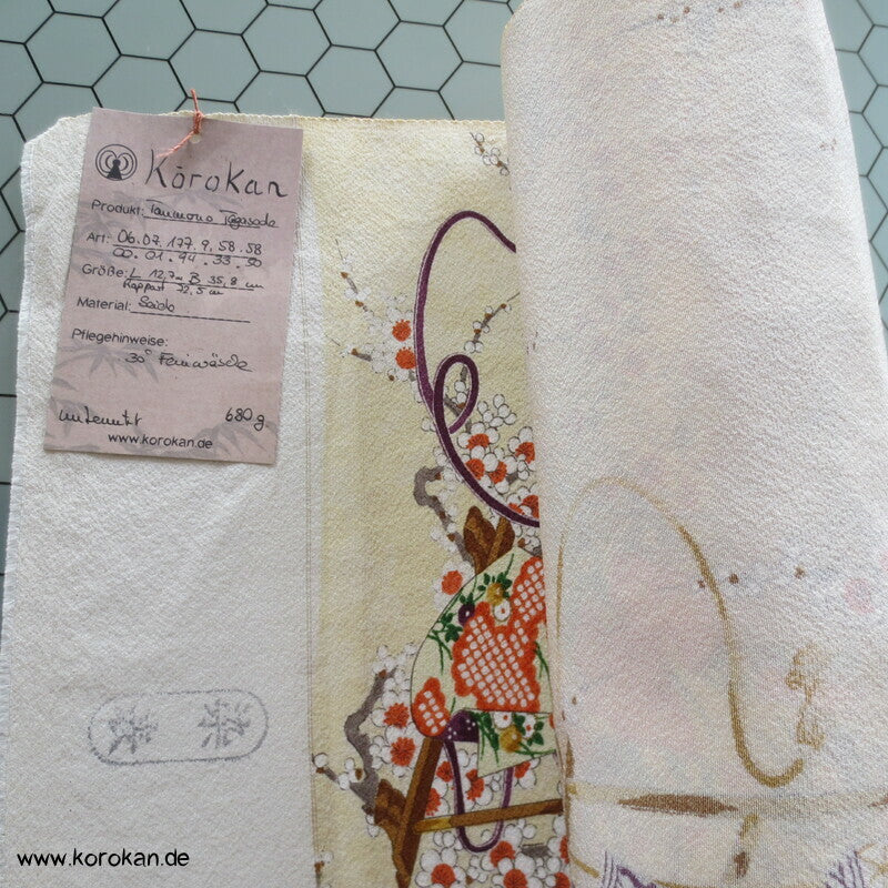 Tagasode, Kimono Hänger Chirimen Crepe Kimono Seide