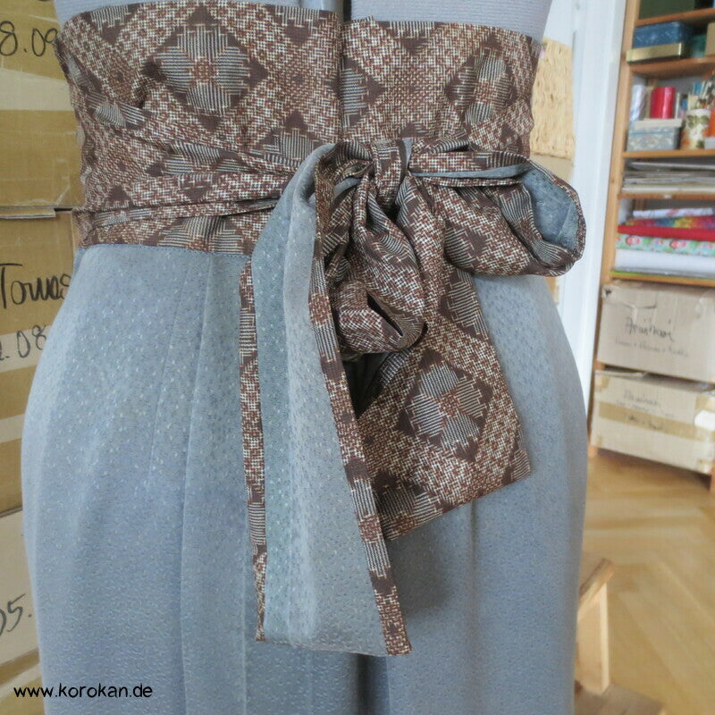 Upcycling Kimono Rock mit angesetztem Oshima Tsumugi Obi Bund, Gr. L