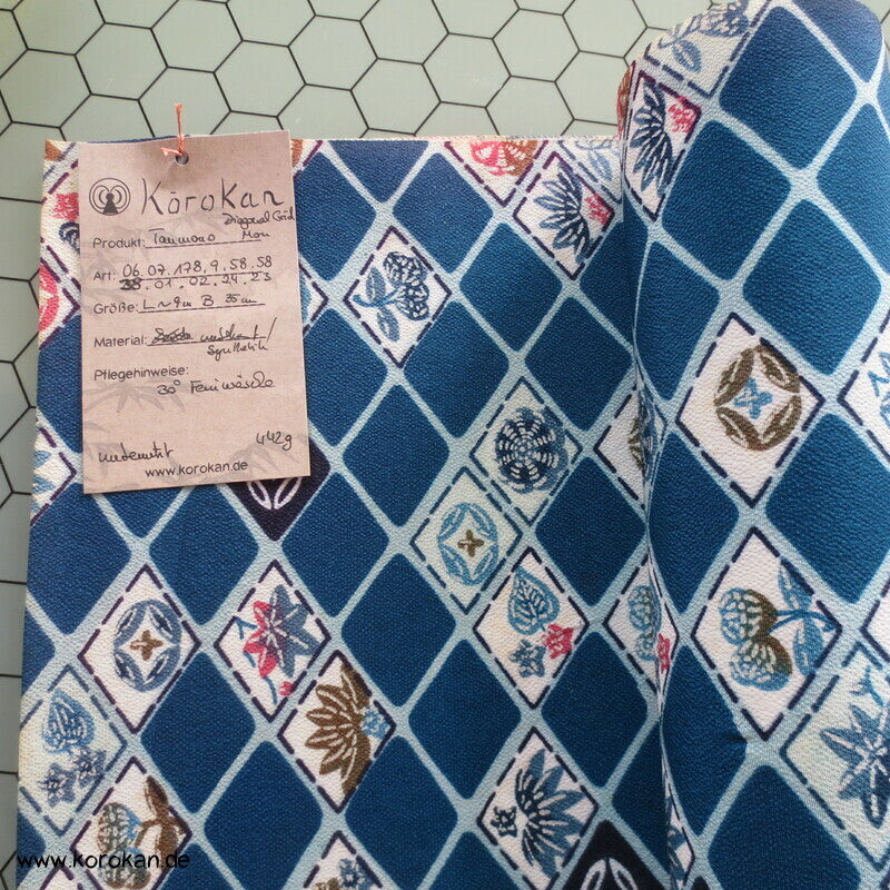 diagonales Karo mit Mon Symbolen Kimono Crepe