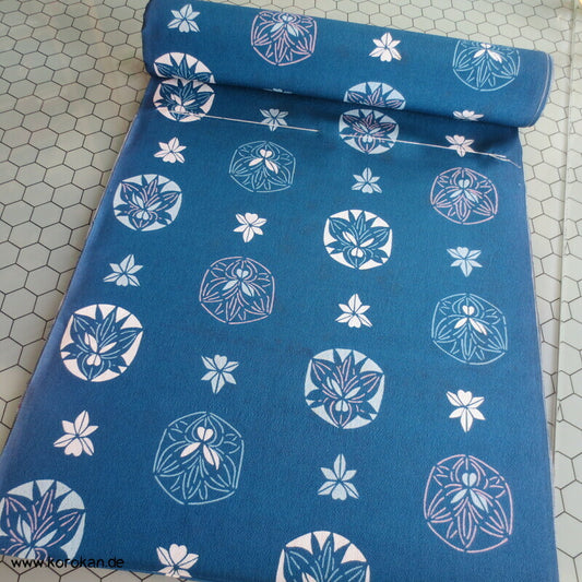 Iris Symbole auf blau Kimono Crepe