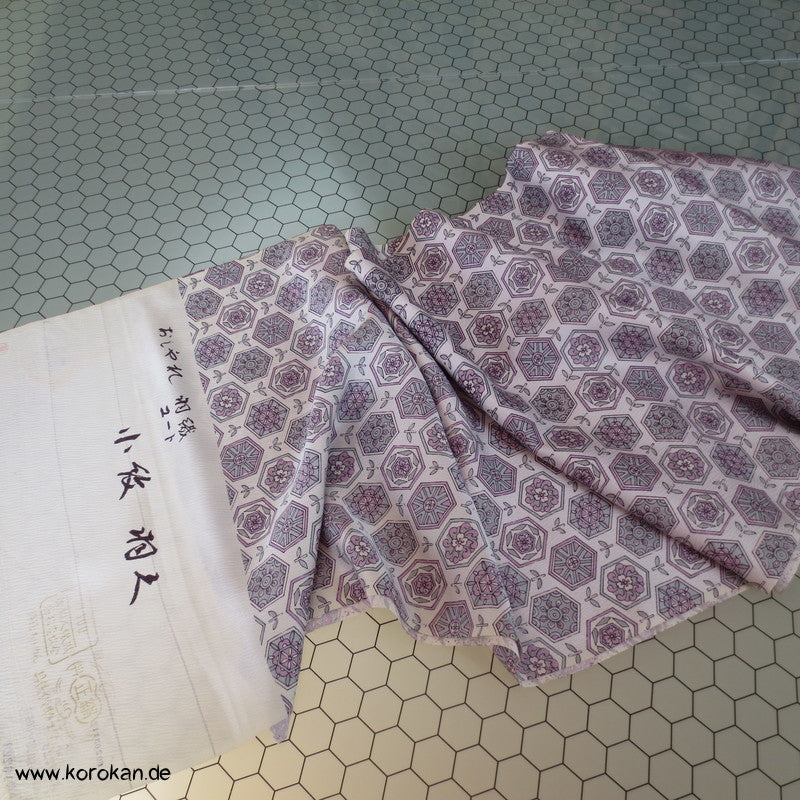 Kikko mit Muster Kimono Seidensatin
