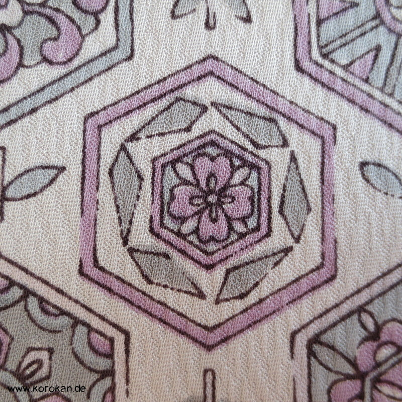 Kikko mit Muster Kimono Seidensatin