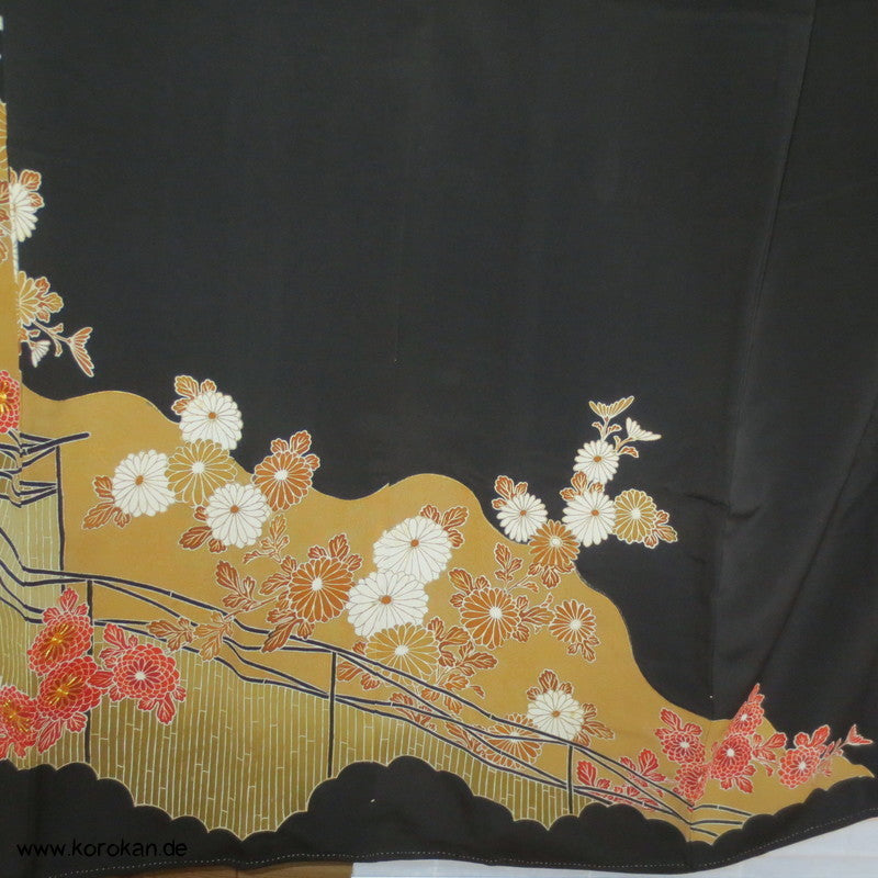 goldgestickte Chrysanthemen Tomesode Seiden Kimono