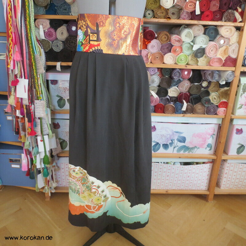 Upcycling Tomesode Kimono Rock mit angesetztem Brokat Obi Bund, Gr. M
