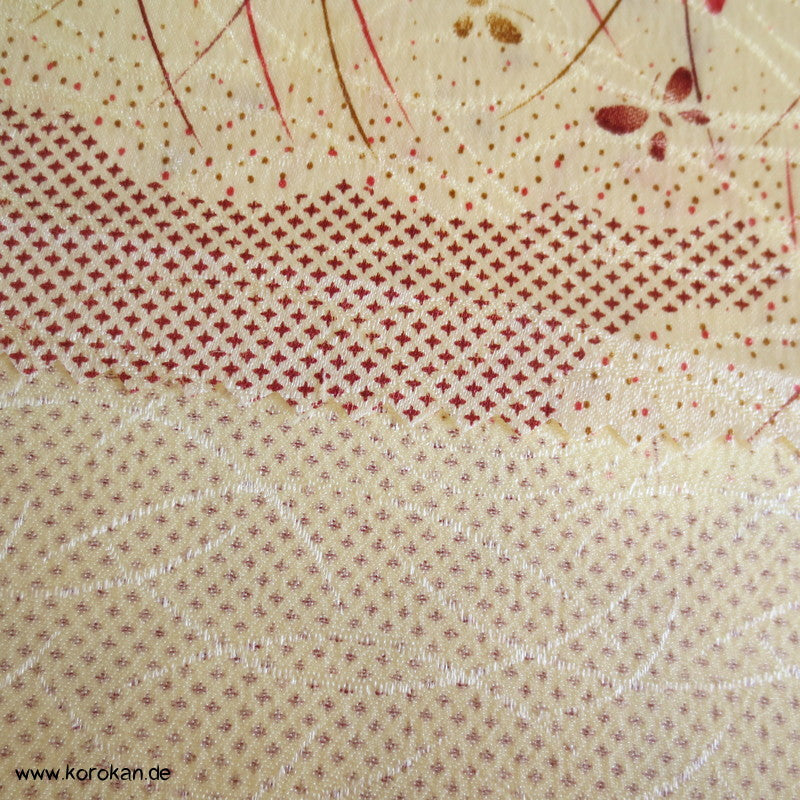 Wolken in denen Schmetterlinge schwirren Kimono Seide