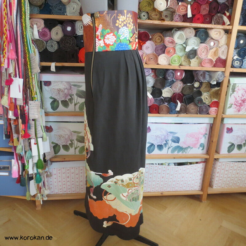 Upcycling Tomesode Kimono Rock mit angesetztem Brokat Obi Bund, Gr. M