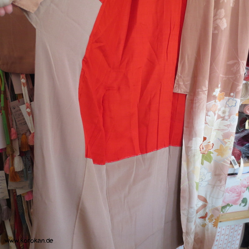 Antiker Blumen IroTomesode Kimono, hellbraunrosa