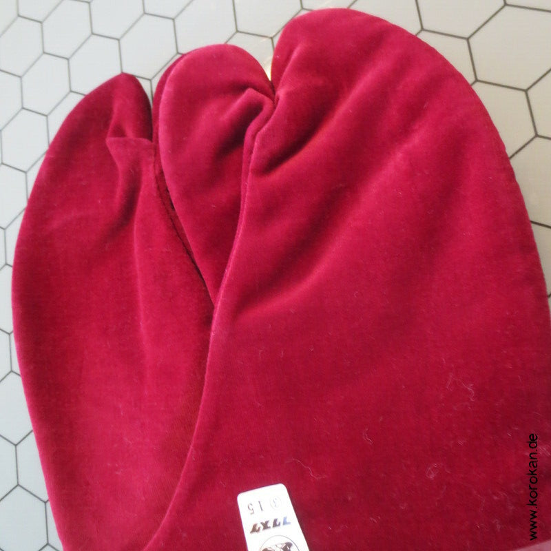 weinrote Baumwollsamt Tabi, mit Cordsohle