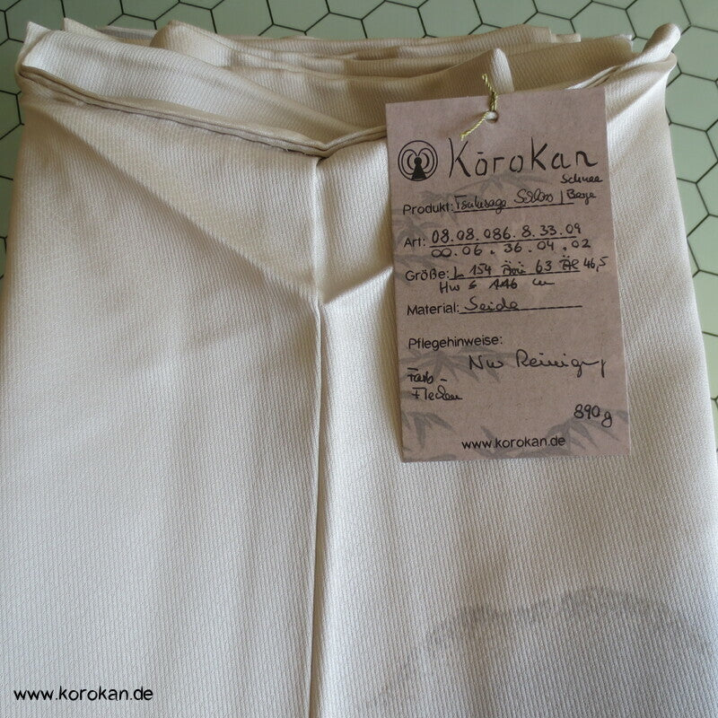 Tsukesage Kimono hellgrau Schneelandschaft mit Tempel