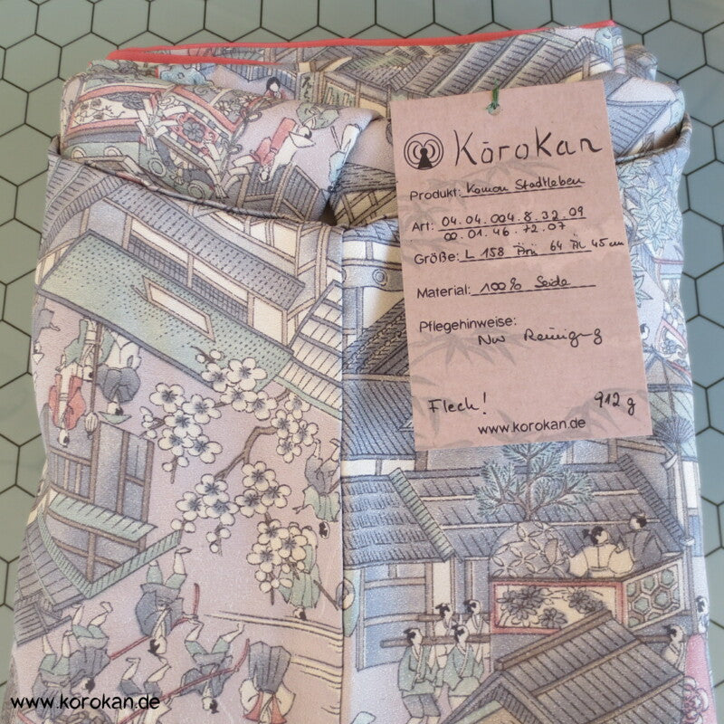 Wimmelbild einer japanisches Stadt Komon Seidencrepesatin Kimono
