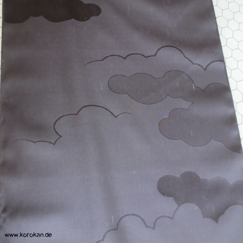 schwarzer Wolkenseidendamast für Kimono